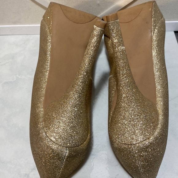 Glittery (s8.5M) Light Yellow Gold Heels - Picture 2 of 7